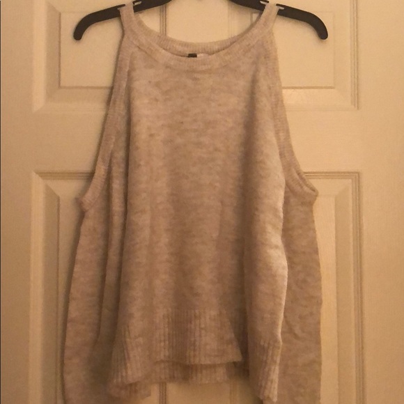 Open shoulder cream sweater - Picture 1 of 2